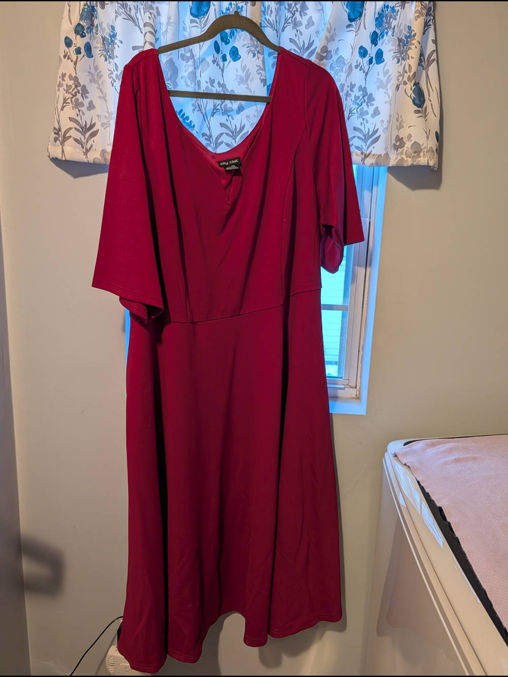 City Chic Wine-Red V-Neck Midi Dress
